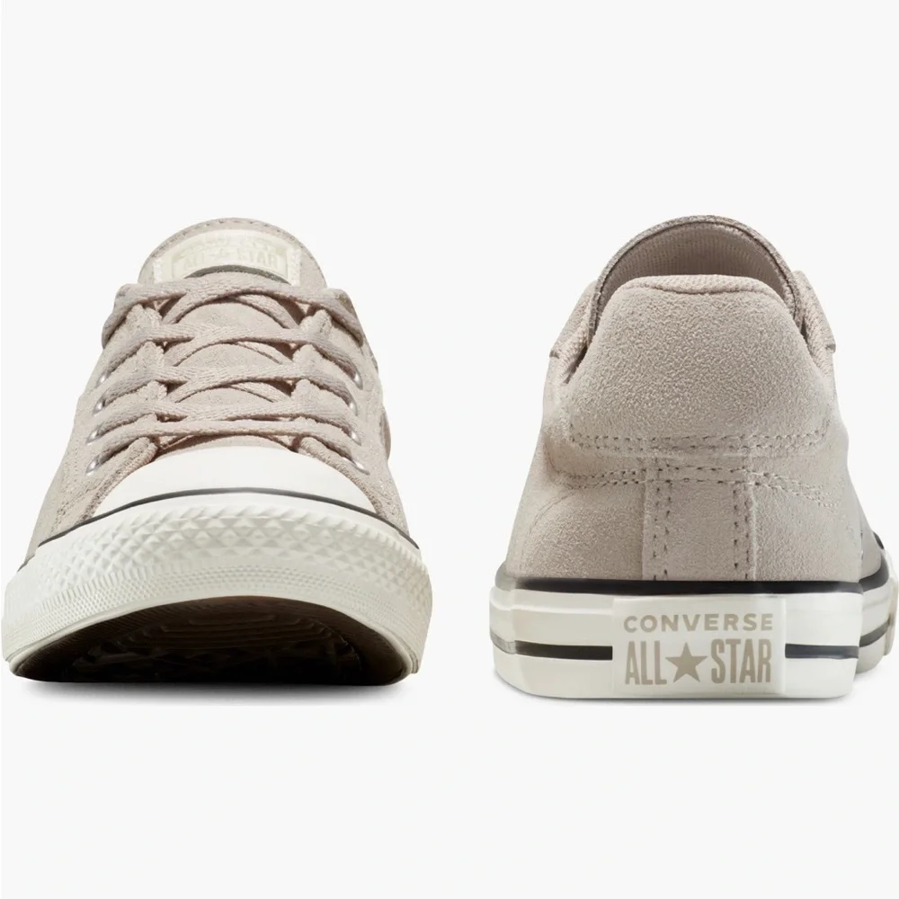Chuck Taylor All Stair Dainty Suede Sneaker NIB